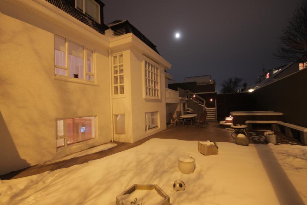 Town House Guesthouse Reykjavik Exterior photo